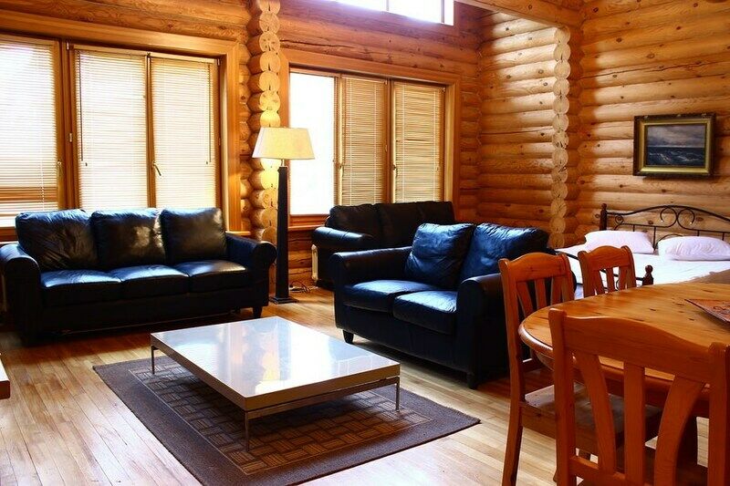 Шале 4-местный 2-комнатный (с купелью)