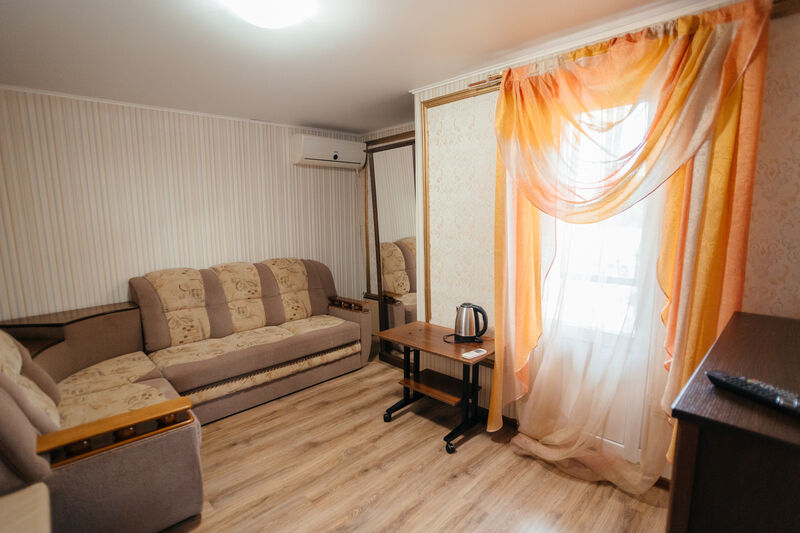 Полулюкс двухкомнатный 3 этаж спальня