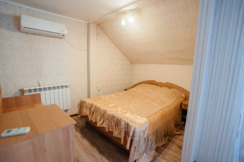 Полулюкс двухкомнатный 3 этаж спальня