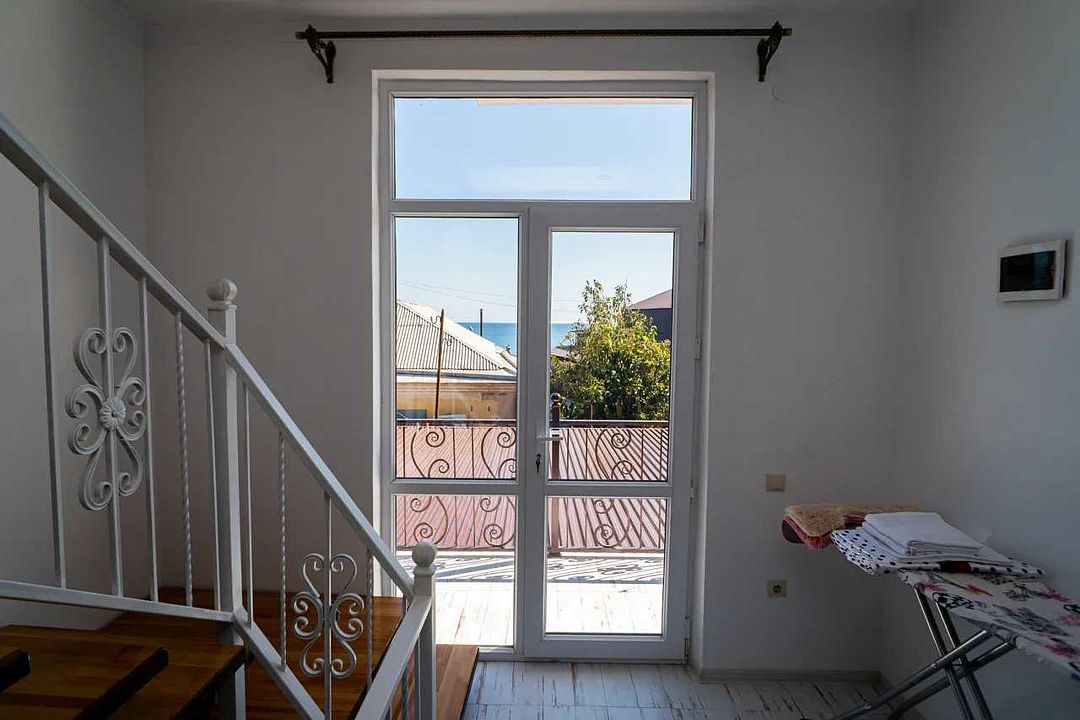 Холл | Милана, Сухумский район