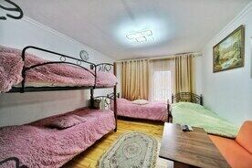 4х местный номер с раздельными кроватями и собственными удобствами,с телевизором и видом на горы, Гостевой дом Arkhyz City, Sofiyskaya Polyana, Архыз