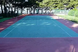 Теннисный корт