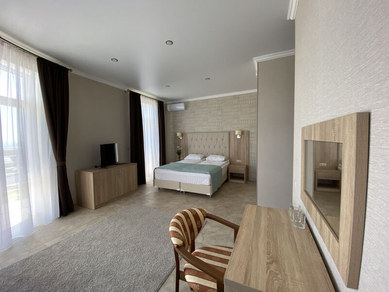 Джуниор Сьют Семейный 2-местный 1-комнатный