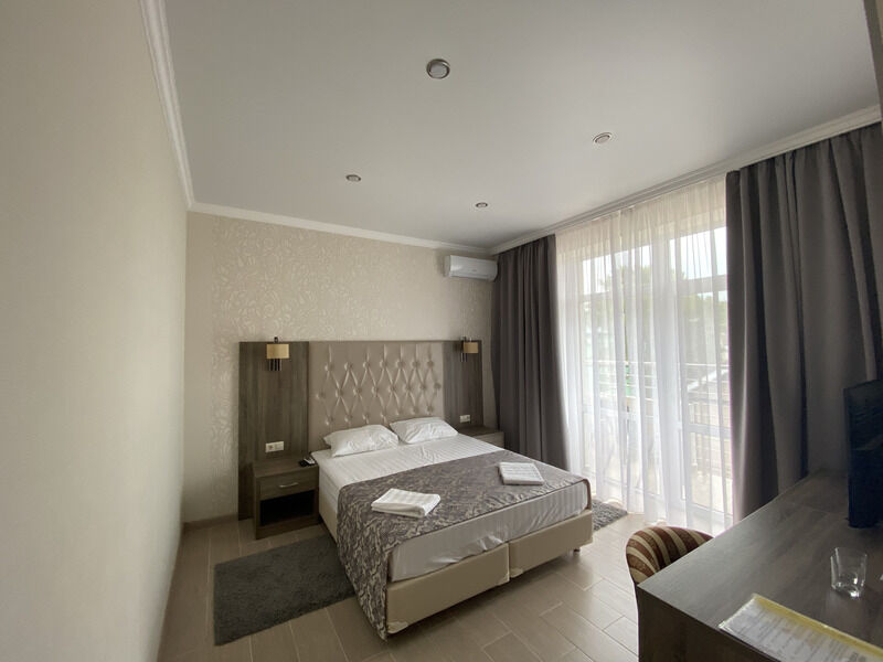 Номер _ Стандарт Double с видом во двор(2)