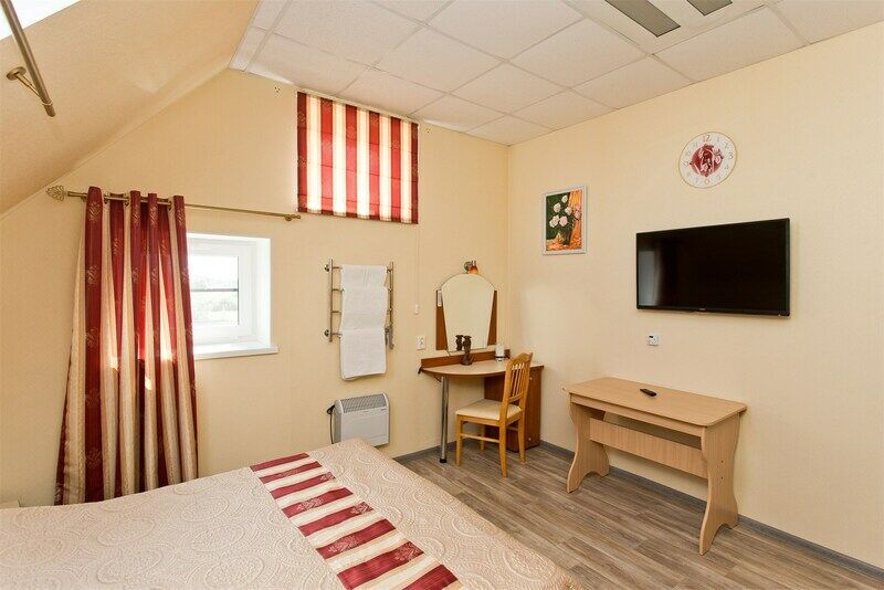 «Три клена» гостевой дом