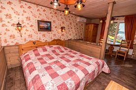 Двухместный номер Comfort двуспальная кровать, База отдыха Времена года, Питкярантский