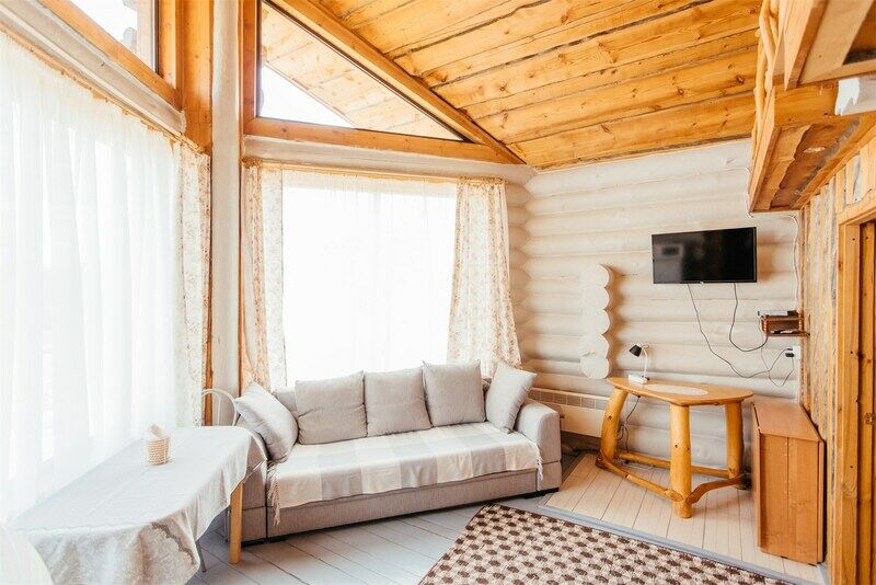 Коттедж 5-местный 2-комнатный «Изба Лубяная»