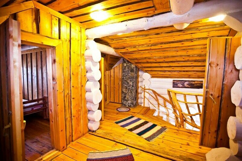 Коттедж 6-местный 3-комнатный «Изба Светлая»