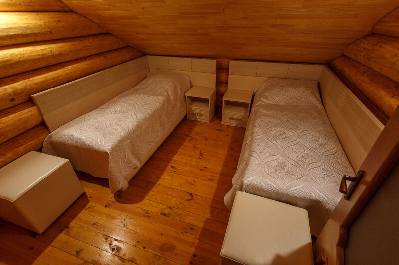 Люкс 6-местный 3-комнатный 2-этажный (в отдельно стоящем срубе)