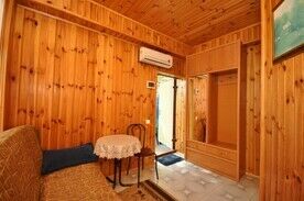Двухкомнатный номер со смежными комнатами, Гостевой дом Хвойный лес, Алушта