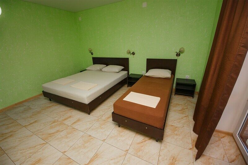 Улучшенный 3-местный 1-комнатный (с балконом)