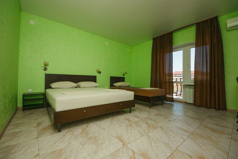 Улучшенный 3-местный 1-комнатный (с балконом)