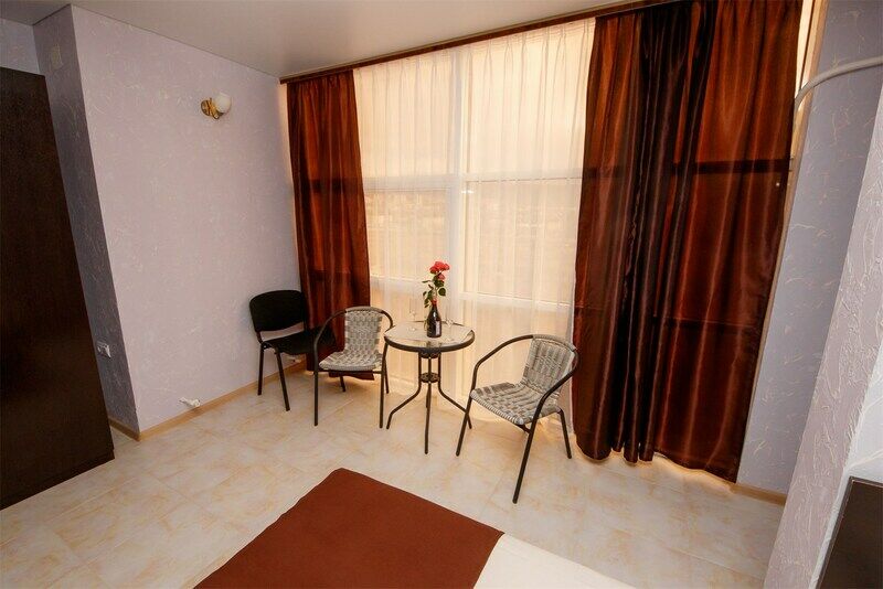 Улучшенный 3-местный 1-комнатный (с панорамными окнами)