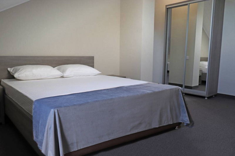 Семейный 5-местный 2-комнатный (мансарда)