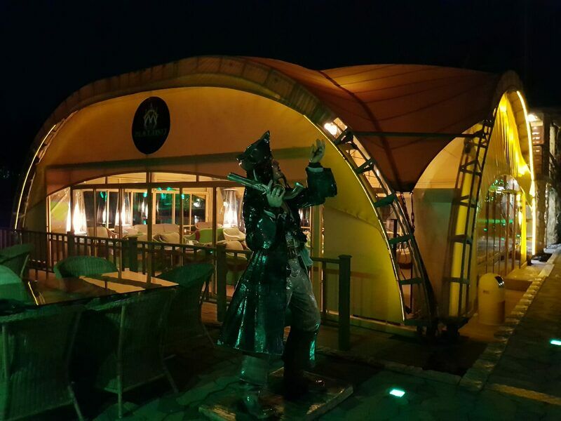 «На волнах»