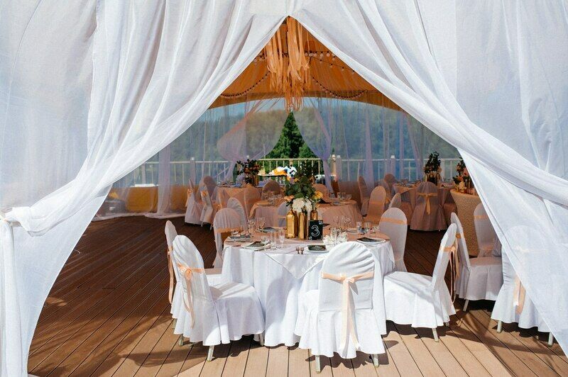 «На волнах»