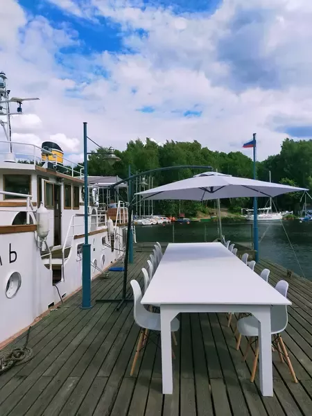 «Порт пяти морей»