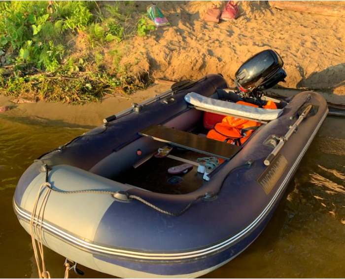 Лодка с мотором 9.9