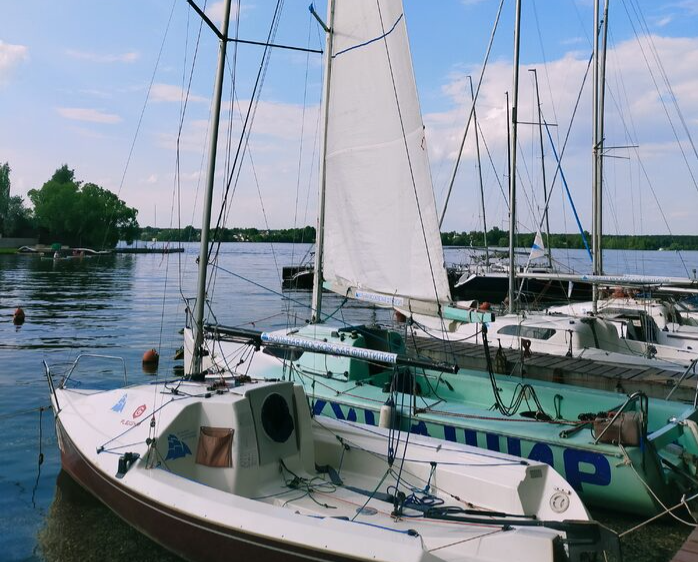 Парусная яхта